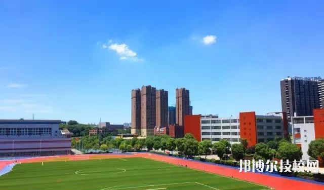 柳州機(jī)電工程學(xué)校2023年招生辦聯(lián)系電話