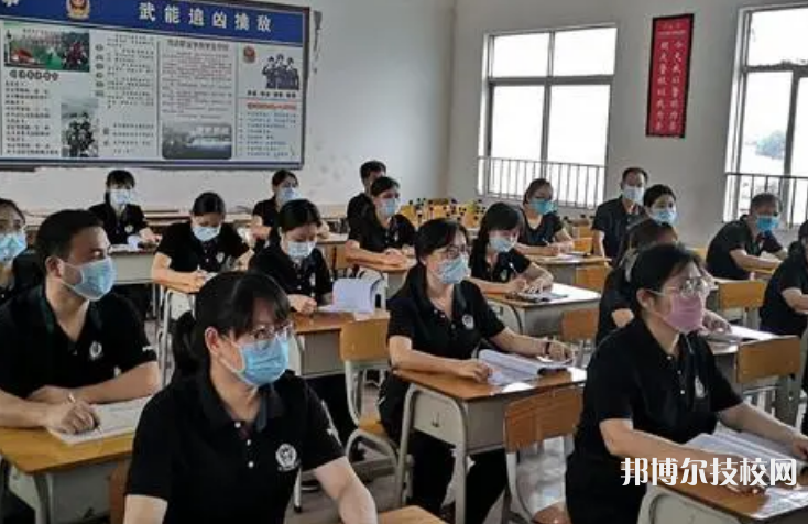 化州鑒江司法職業(yè)學(xué)校2022年招生辦聯(lián)系電話