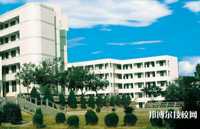 石家莊中美經(jīng)貿(mào)中等專業(yè)學(xué)校怎么樣、好不好