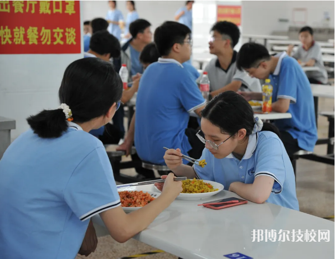 江蘇吳江中等專業(yè)學(xué)校2022年宿舍條件