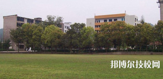 綿陽(yáng)航空職業(yè)學(xué)校2022年招生辦聯(lián)系電話