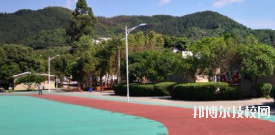 成都經(jīng)濟(jì)技術(shù)開(kāi)發(fā)區(qū)職業(yè)技術(shù)學(xué)校怎么樣、好不好
