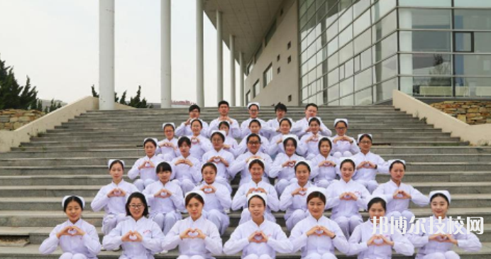 延安衛(wèi)生學(xué)校2022年報名條件、招生要求、招生對象