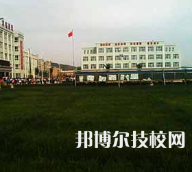鎮(zhèn)原興華職業(yè)技術(shù)中學(xué)2022年招生辦聯(lián)系電話
