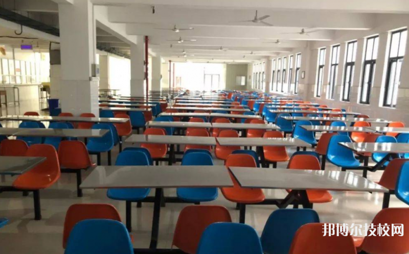 洛川職業(yè)中等專業(yè)學(xué)校2022年宿舍條件