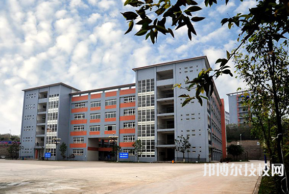 國營八二一廠技工學(xué)校2022年學(xué)費(fèi)、收費(fèi)多少
