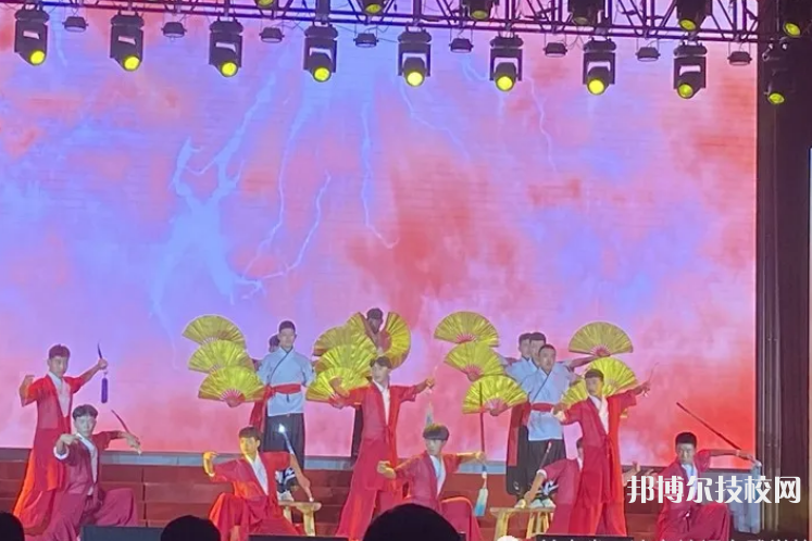 平?jīng)鲠轻嘉奈鋵W校怎么樣、好不好