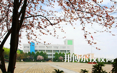 四川蒼溪嘉陵中等職業(yè)學校2022年招生辦聯(lián)系電話