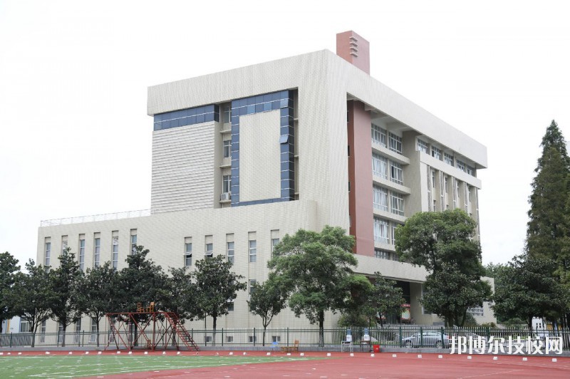 東興中等職業(yè)技術(shù)學(xué)校2023年招生辦聯(lián)系電話