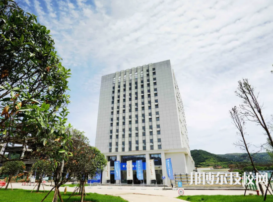 眉山信息工程中等職業(yè)技術(shù)學(xué)校2022年招生辦聯(lián)系電話