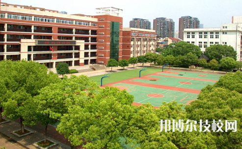 四川宜賓南溪職業(yè)技術(shù)學(xué)校2022年招生辦聯(lián)系電話