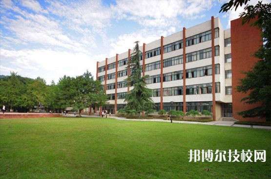 四川東坡中等職業(yè)技術(shù)學校2022年招生辦聯(lián)系電話
