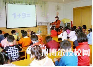 張家口華翔中等職業(yè)學(xué)校學(xué)校網(wǎng)站