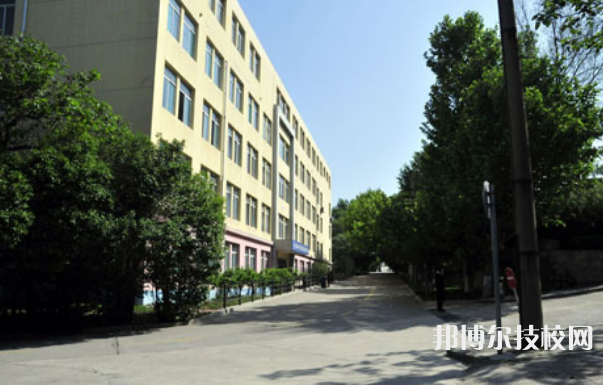 咸陽陜廣電子機(jī)械職業(yè)技術(shù)學(xué)校2023年招生辦聯(lián)系電話