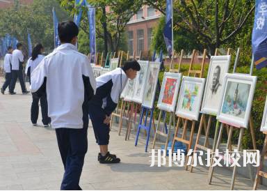 云南旅游學(xué)校2022年報(bào)名條件、招生要求、招生對(duì)象