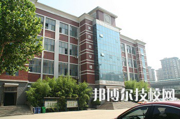 曲靖工商職業(yè)技術學校2022年報名條件、招生要求、招生對象