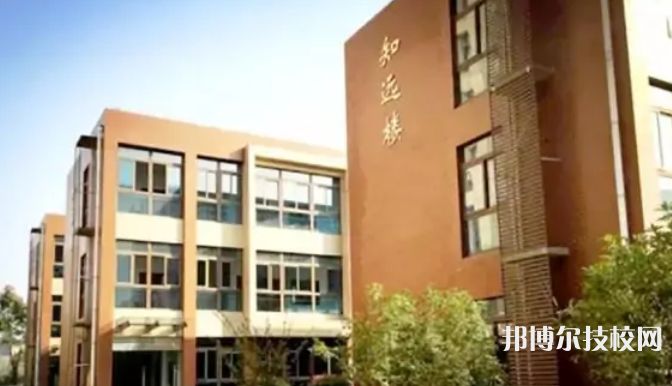 云南商務(wù)信息工程學(xué)校2022年招生辦聯(lián)系電話