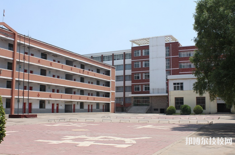文山衛(wèi)生學(xué)校2023年招生辦聯(lián)系電話