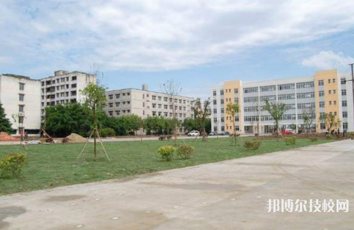 紅河州衛(wèi)生學(xué)校2022年報(bào)名條件、招生要求、招生對象