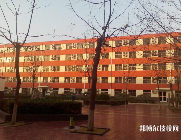 紅河州衛(wèi)生學(xué)校2022年學(xué)費(fèi)、收費(fèi)多少