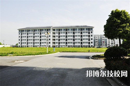 臨滄財(cái)貿(mào)學(xué)校2022年學(xué)費(fèi)、收費(fèi)多少
