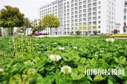 楚雄機(jī)械電子職業(yè)技術(shù)學(xué)校2023年招生辦聯(lián)系電話
