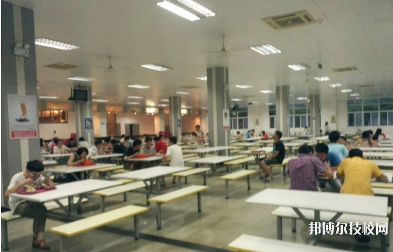 陜西機電工程學(xué)校2023年宿舍條件