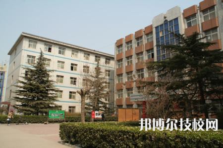 大理州財(cái)貿(mào)學(xué)校2022年學(xué)費(fèi)、收費(fèi)多少