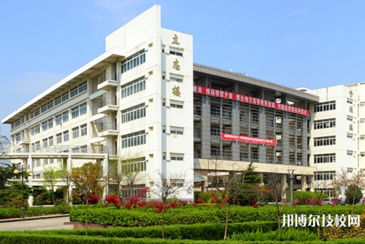 昆明現(xiàn)代科技學(xué)校2022年招生辦聯(lián)系電話(huà)