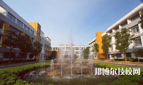 云南楚雄工業(yè)學(xué)校2022年學(xué)費(fèi)、收費(fèi)多少