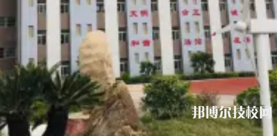 會(huì)東縣職業(yè)技術(shù)學(xué)校2022年宿舍條件