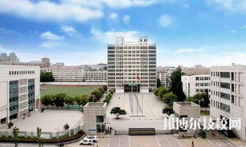 江蘇徐州醫(yī)藥高等職業(yè)學(xué)校2022年招生辦聯(lián)系電話