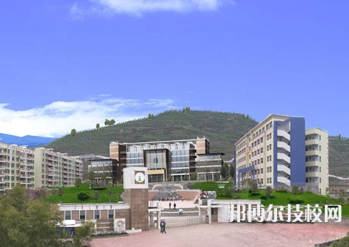 重慶萬(wàn)州職業(yè)教育中心2022年招生辦聯(lián)系電話(huà)