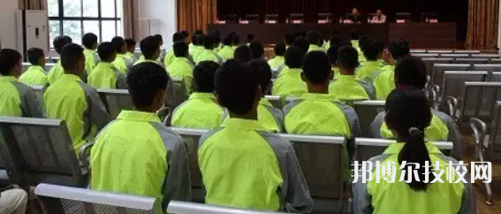 涼山職業(yè)技術學校2022年招生辦聯(lián)系電話