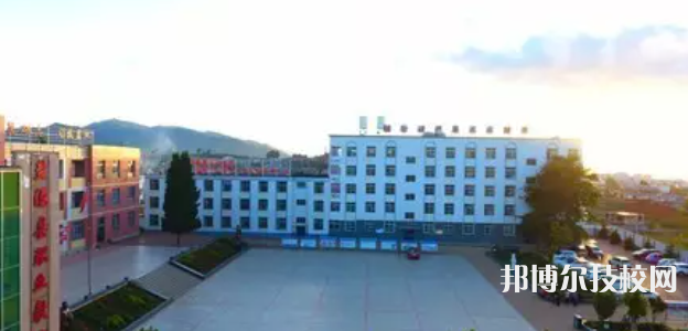 鹽源職業(yè)技術(shù)中學(xué)校地址在哪里
