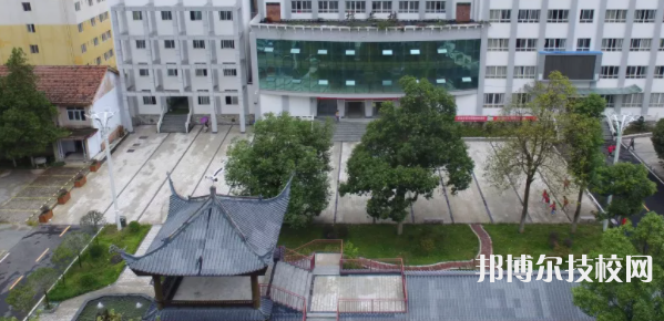 四川甘孜衛(wèi)生學校2022年招生簡章