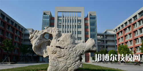 江蘇省連云港中等專業(yè)學校2022年學費、收費多少