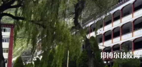 四川藏文學(xué)校地址在哪里