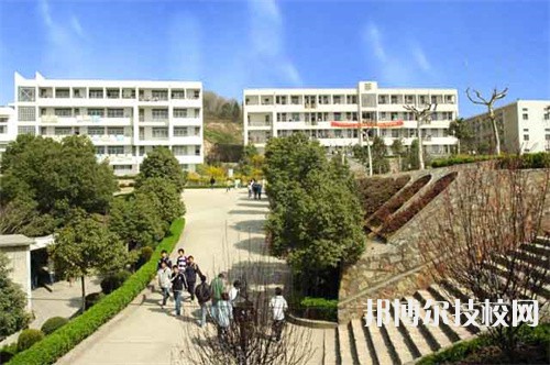 江蘇省南京工程高等職業(yè)學(xué)校2023年學(xué)費、收費多少