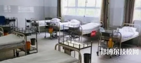 四川阿壩衛(wèi)生學(xué)校2022年學(xué)費(fèi)、收費(fèi)多少