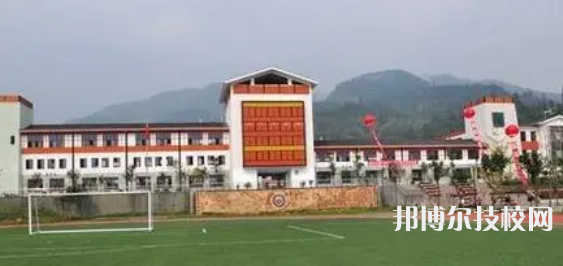 四川阿壩衛(wèi)生學(xué)校2022年2022年宿舍條件