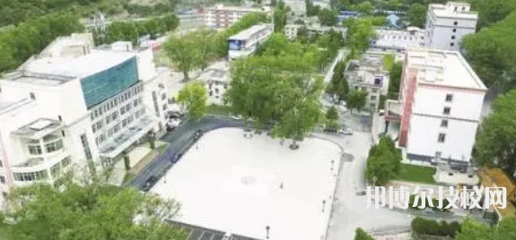 四川阿壩衛(wèi)生學(xué)校2022年招生辦聯(lián)系電話