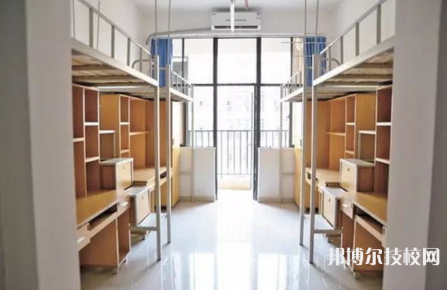 重慶輕工業(yè)技工學校2022年宿舍條件