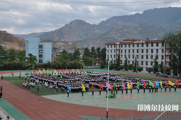 甘肅隴南市衛(wèi)生學(xué)校2022年學(xué)費(fèi)、收費(fèi)多少