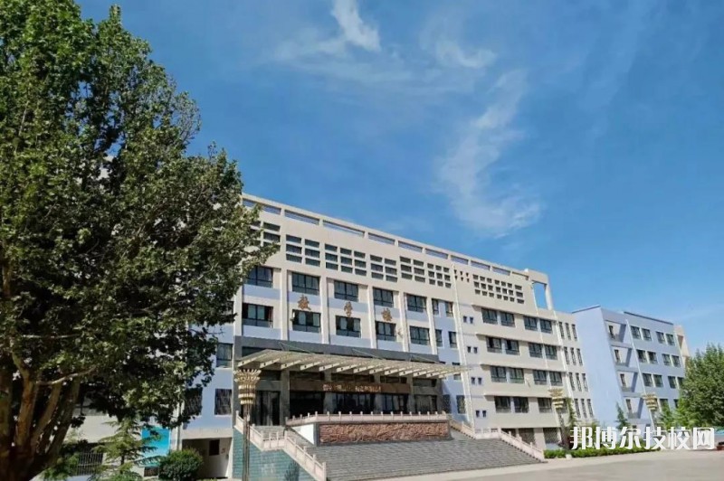 平?jīng)鲂畔⒐こ虒W(xué)校2022年報(bào)名條件、招生要求、招生對(duì)象