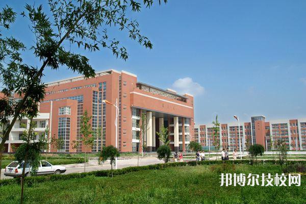 平?jīng)鰜問|職業(yè)技術(shù)學(xué)校2022年報(bào)名條件、招生要求、招生對象