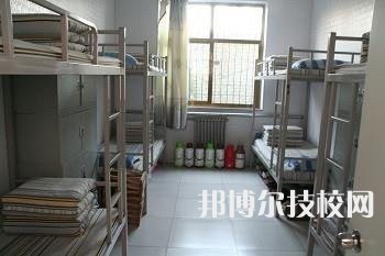  平?jīng)鰜問|職業(yè)技術學校2022年宿舍條件