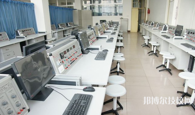肅寧職業(yè)技術教育中心2022年招生辦聯(lián)系電話