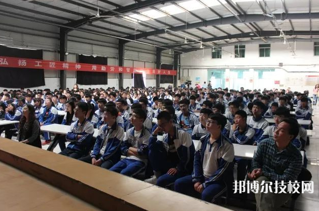 容城職教中心2022年學(xué)費(fèi)、收費(fèi)多少