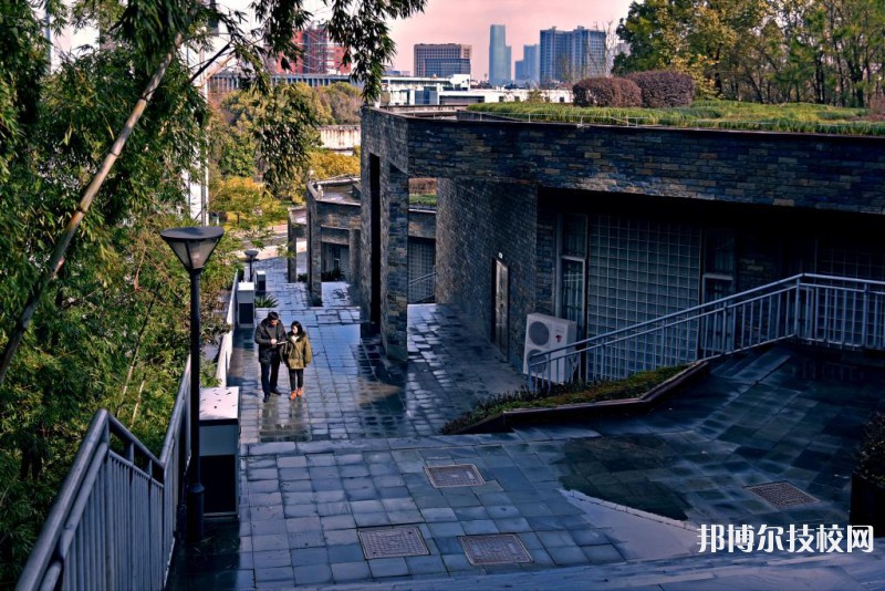 貴州電子信息職業(yè)技術(shù)學(xué)院(中職部)2022年宿舍條件